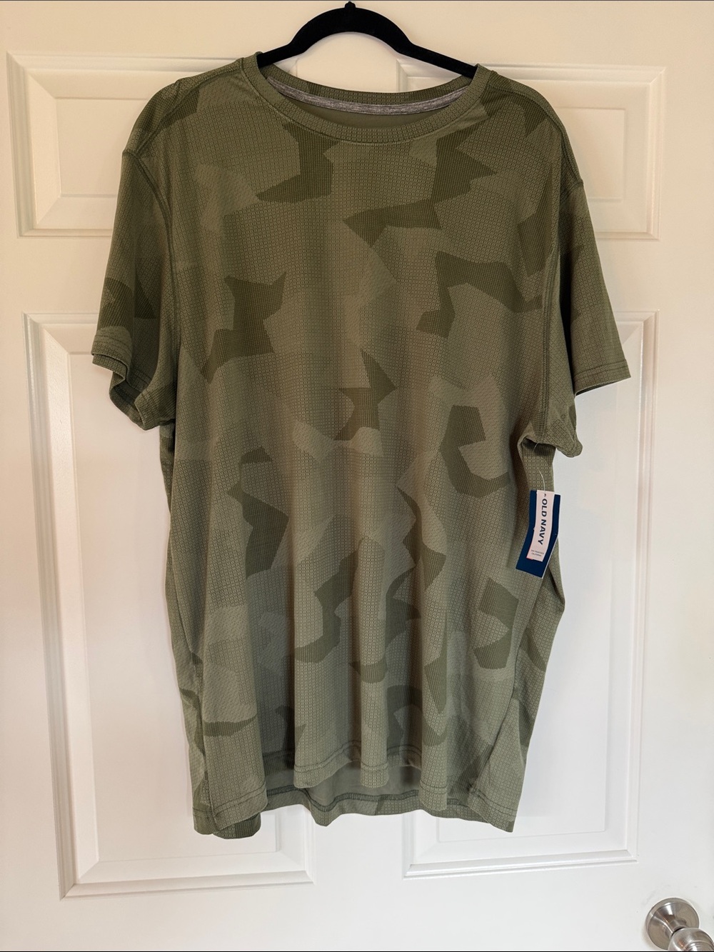 Old Navy Men's Olive Camo Short-Sleeve Tee